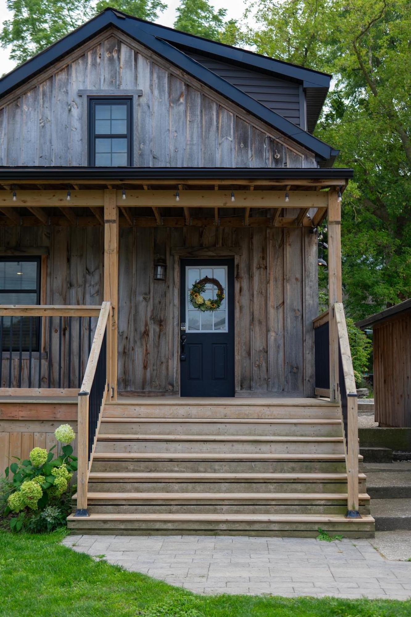 Elegant With Stylish Decor Holiday home Elora
